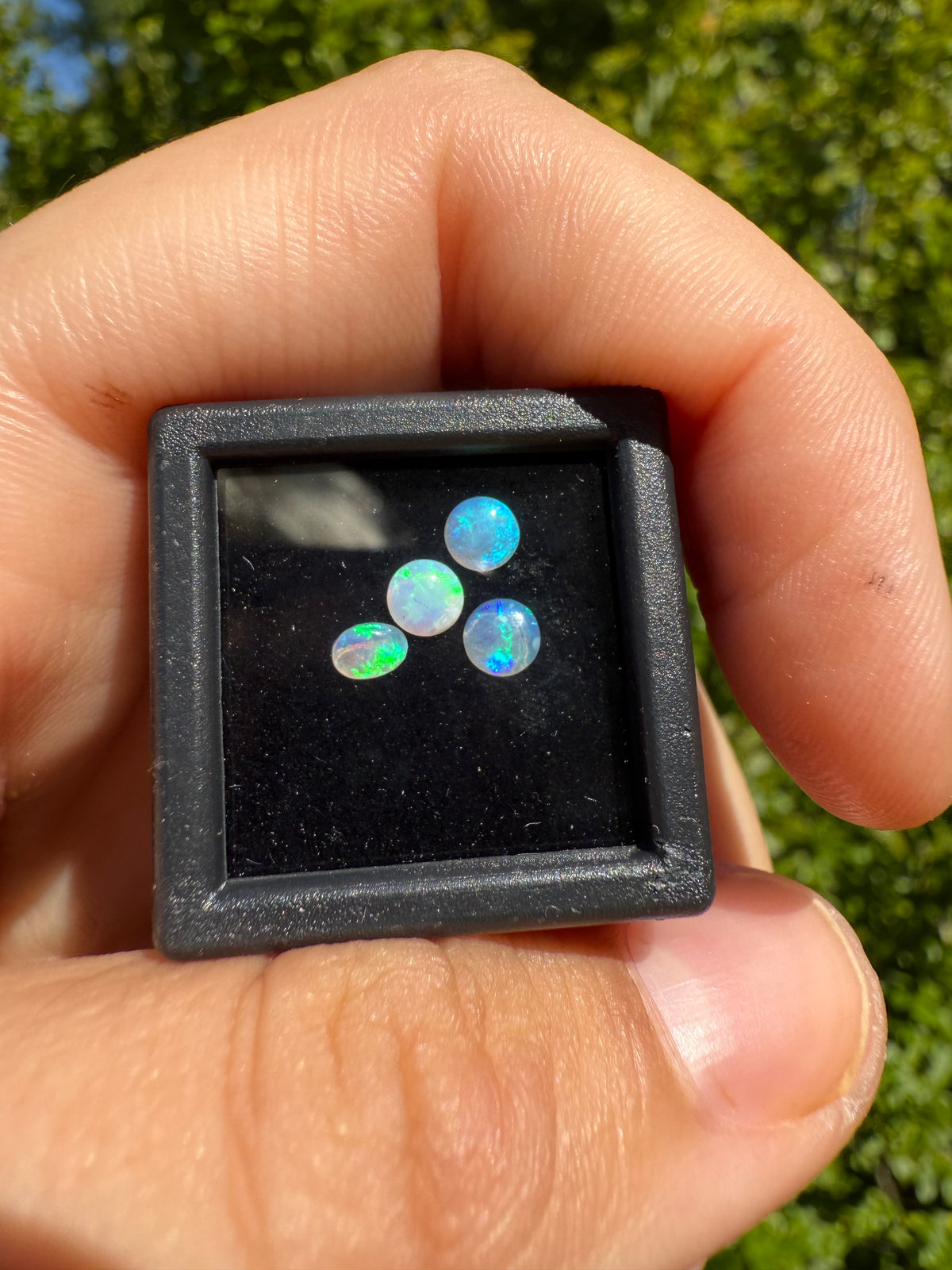 0.57ct Crystal Opal Parcel With A Green, Blue Play Of Color, From Lightning Ridge Australia