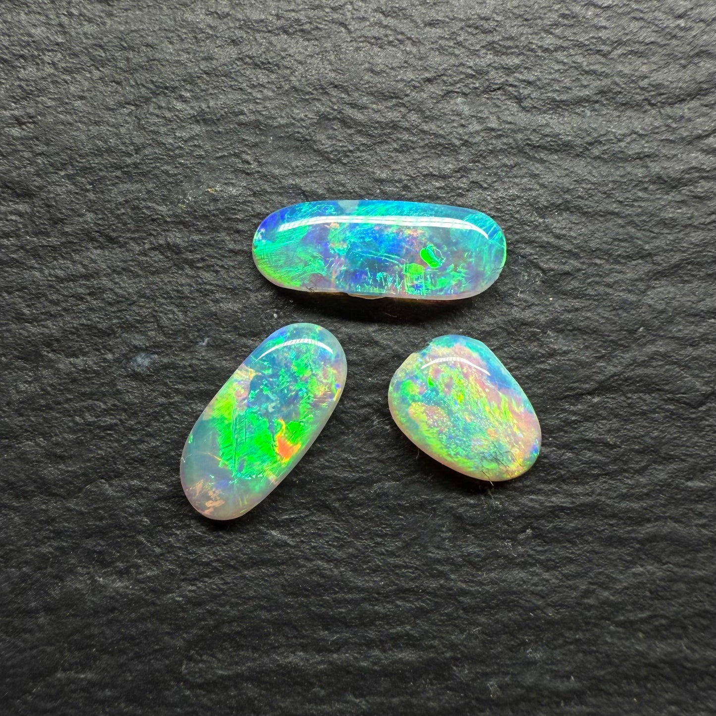 BUNDLE (price for parcel) Free-form Crystal Opals With Bright Colors And Good Color Dispersal