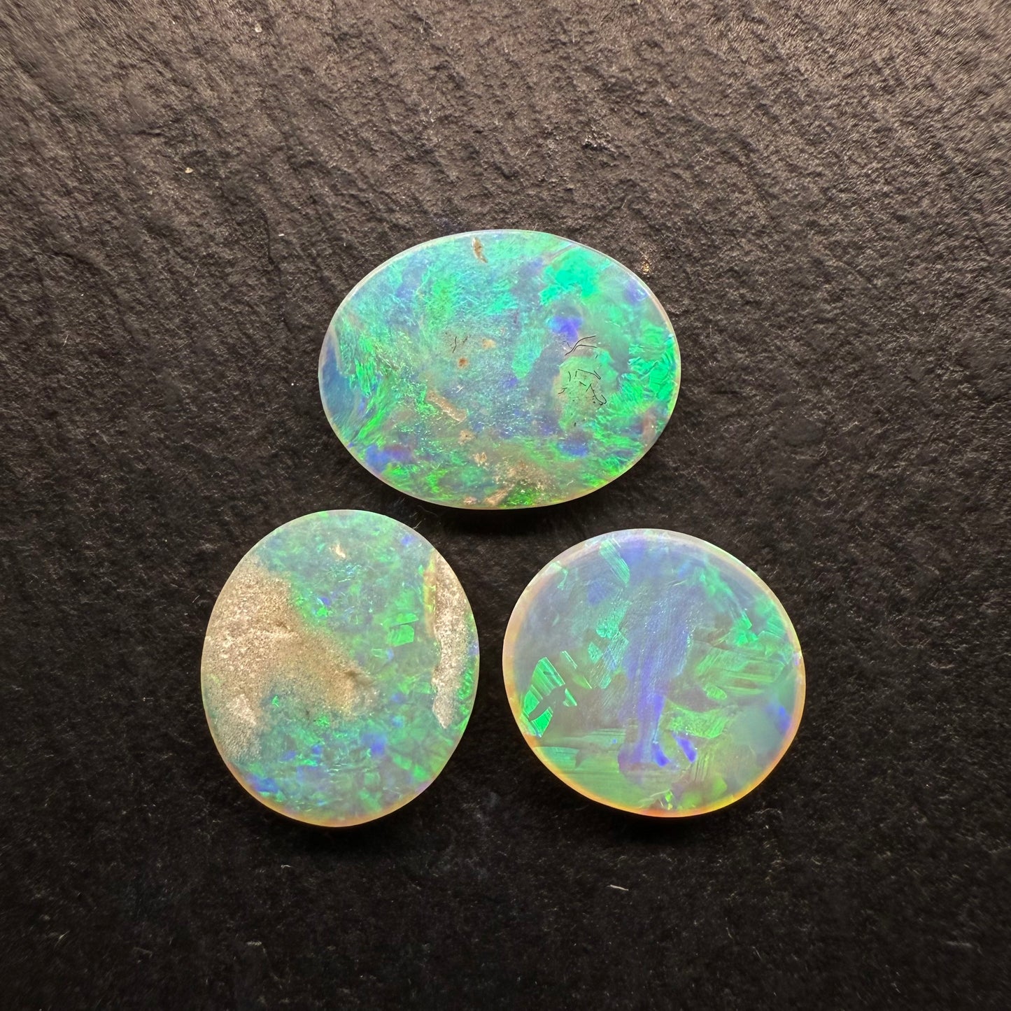 BUNDLE (Price For Parcel) Crystal opals With Floral Like Patterns And Green-Gold Color palettes.