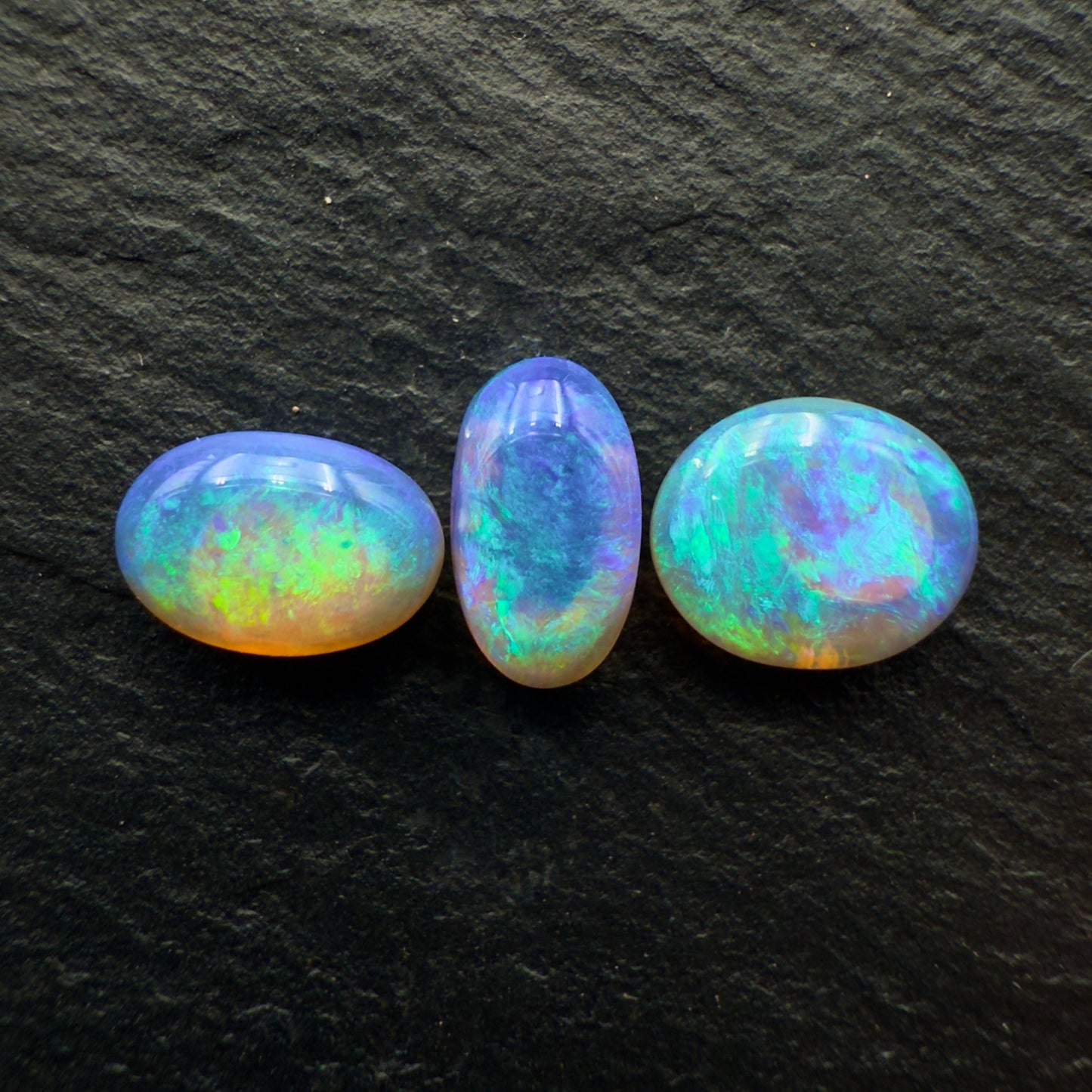 2.5ct BUNDLE (Price For Parcel) Crystal Opals With Full Face Color And Lots Of Depth