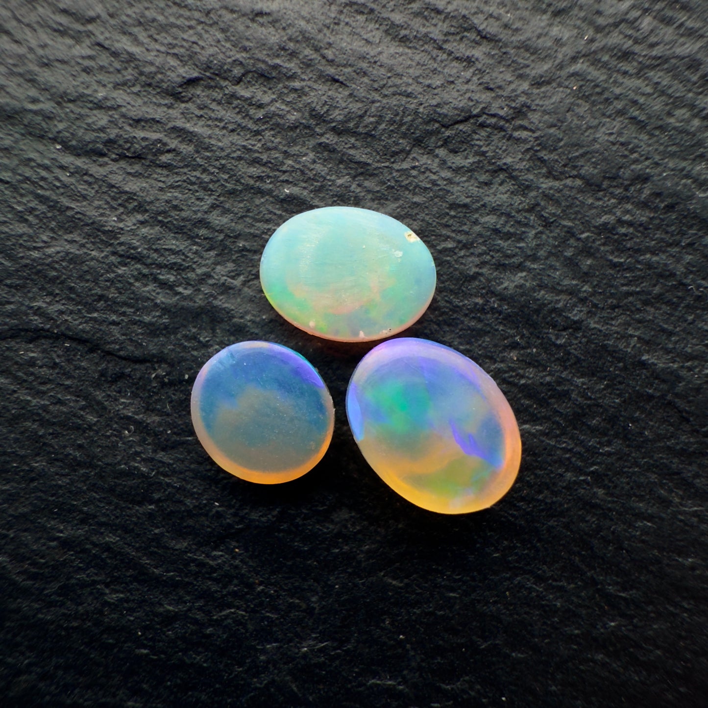 2.1ct BUNDLE (Price For Parcel) Crystal Opals With Vivid Metallic Green Color Play