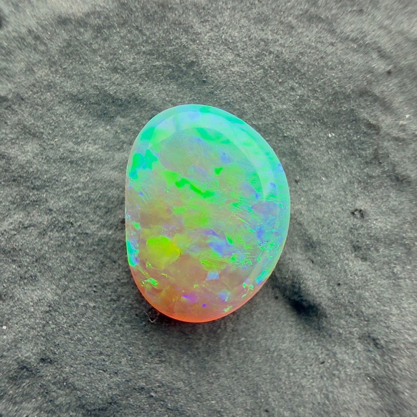 0.77cts Affordable Gem Crystal Opal With A Green Blue Pattern