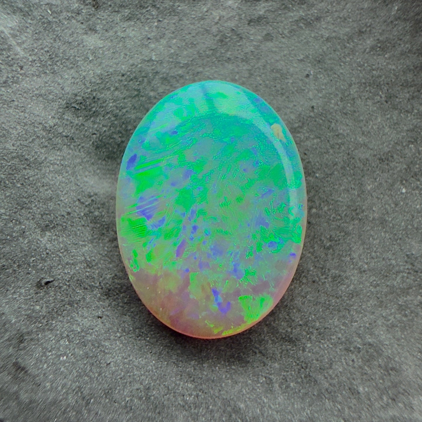 1cts Affordable Gem Crystal Opal With A Green Blue Pattern