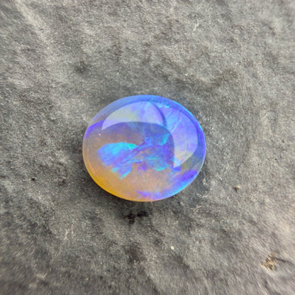 0.9cts Affordable Crystal Opal With A Green Blue Play Of Color, From Lightning Ridge Australia