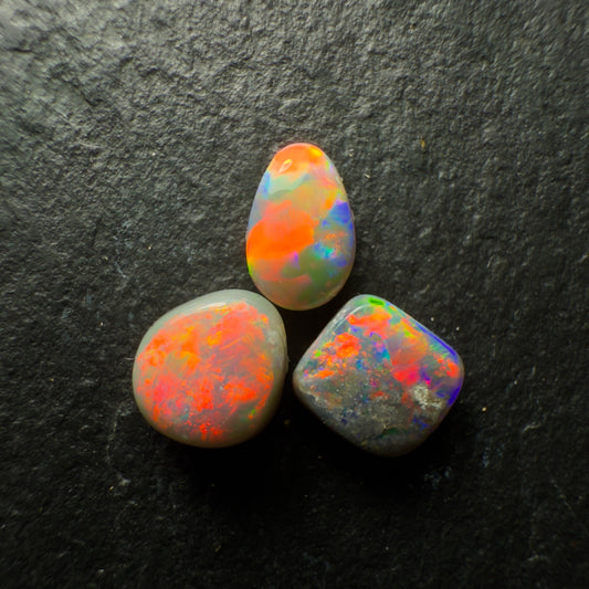BUNDLE (Price For Parcel) These small Stone Have Vivid Red-Multi Color Palettes