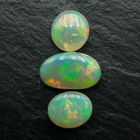 3.27 ct BUNDLE (Price For Parcel) Crystal Opals With Unique Soft colors And Lots Of Depth