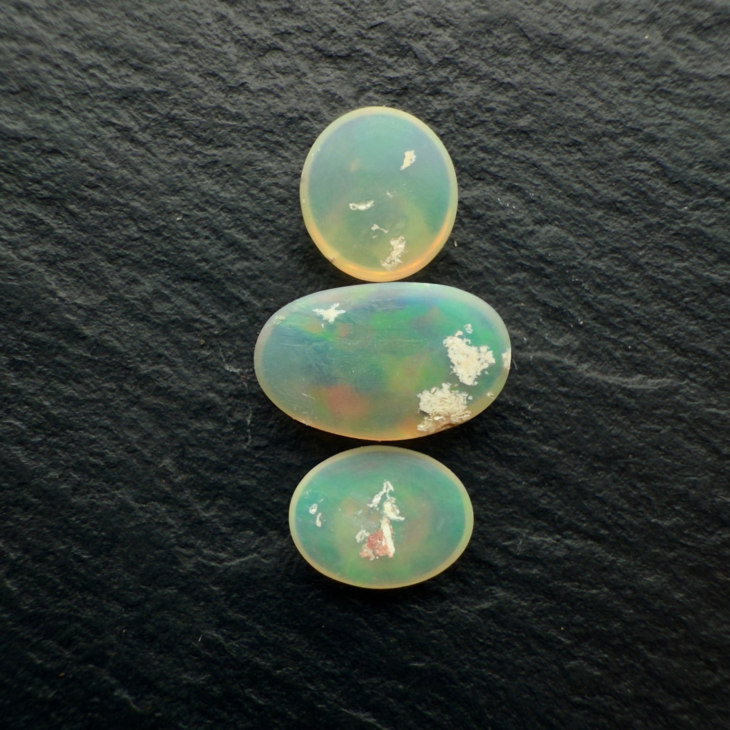 3.27 ct BUNDLE (Price For Parcel) Crystal Opals With Unique Soft colors And Lots Of Depth