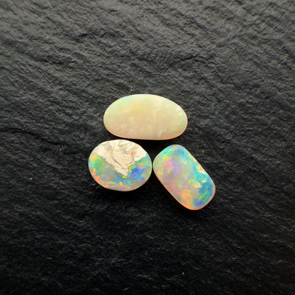 1.58ct (Price For Parcel) Small Bright Crystal opals With Warm Colors