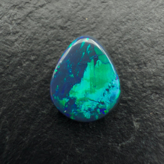 1.75ct Black Opal With A Bright Broadflash Pattern
