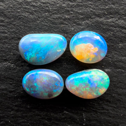 2.5ct Caribbean Blue Asorted Crystal And Dark opals