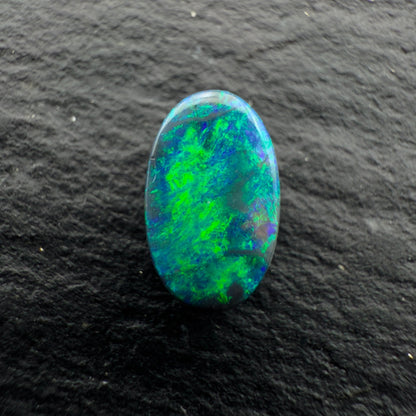 0.95cts Gem Black Opal With A Deep Green Blue Broadflash Pattern