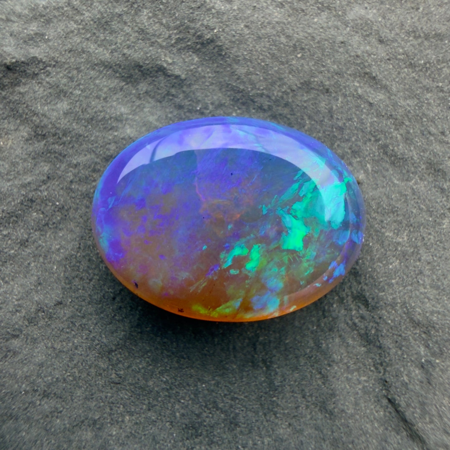 2cts Gem Crystal Opal With Green Blue Pattern