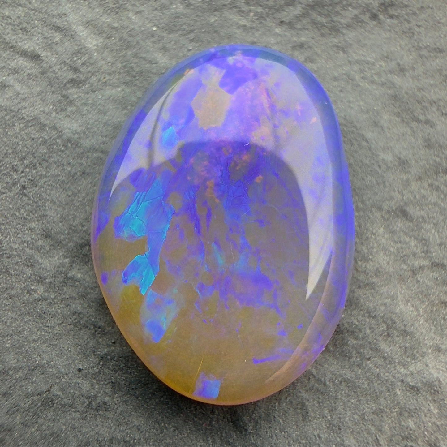 4.5cts Affordable Gem Crystal Opal With An Electric Blue Pattern