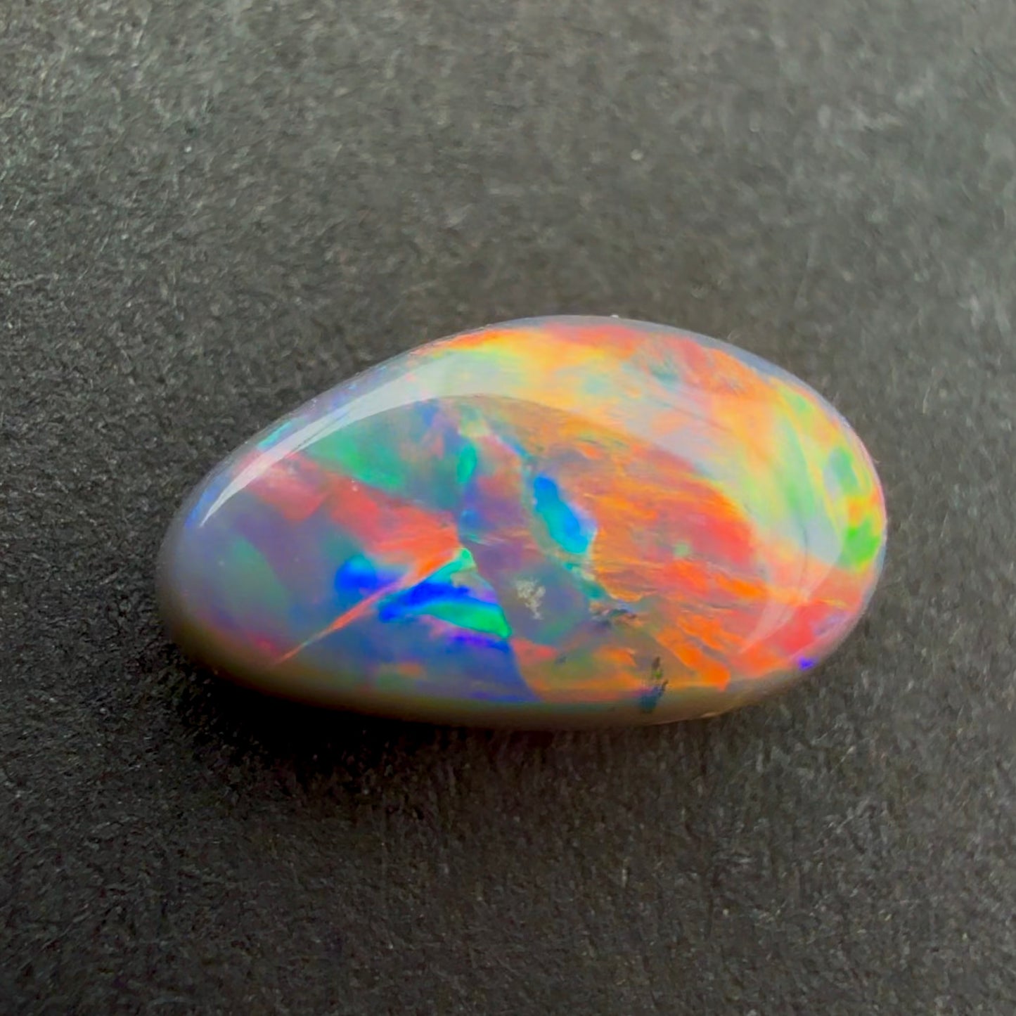0.95cts Dark Opal With A Red Pink Multicolor Play Of Color, From Lightning Ridge Australia