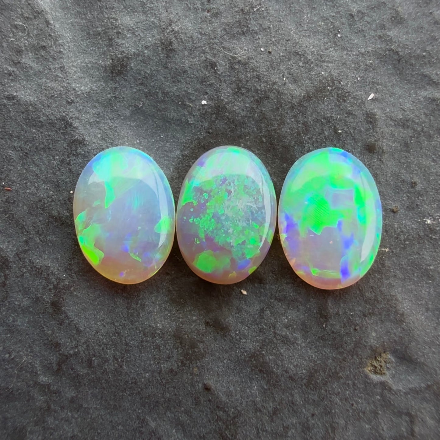 6mm x 4mm Crystal Opal Bundle With Green Blue Play Of Color, From Lightning Ridge Australia