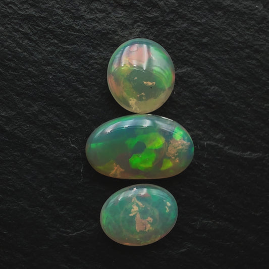 3.27 ct BUNDLE (Price For Parcel) Crystal Opals With Unique Soft colors And Lots Of Depth