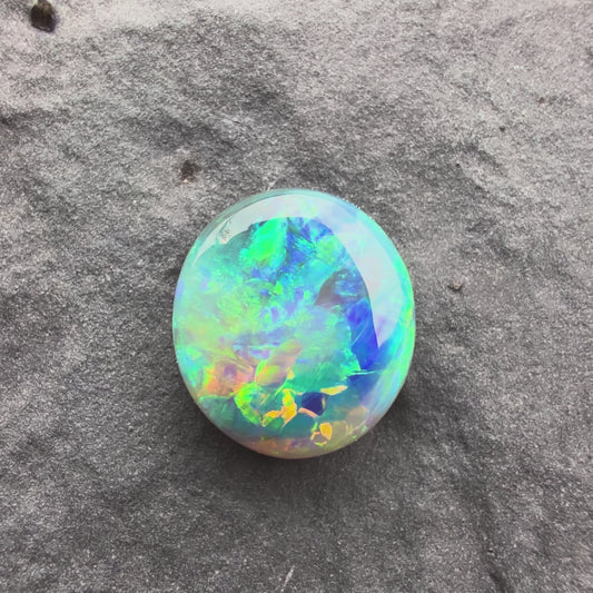 1.45cts Affordable Dark Opal With A Green Yellow Gold Pattern