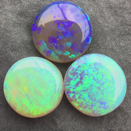 (Price For Parcel) 2.94cts Bundle Crystal Opals With A Green Blue Palette