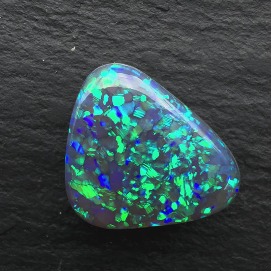 4.9cts Gem Dark Opal With Beautiful Blue Green floral Pattern