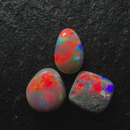 BUNDLE (Price For Parcel) These small Stone Have Vivid Red-Multi Color Palettes