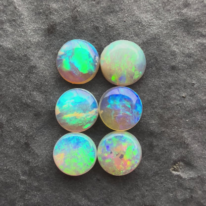 (Price For Parcel) 4mm Round Crystal Opals With A Green Blue Play Of Color, From Lightning Ridge Australia