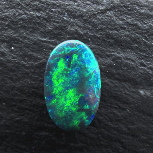 0.95cts Gem Black Opal With A Deep Green Blue Broadflash Pattern
