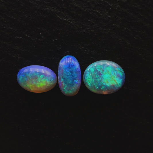 2.5ct BUNDLE (Price For Parcel) Crystal Opals With Full Face Color And Lots Of Depth