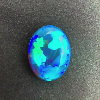 4.67cts Top Gem Crystal Opal With A Green Blue Play Of Color, From Lightning Ridge Australia