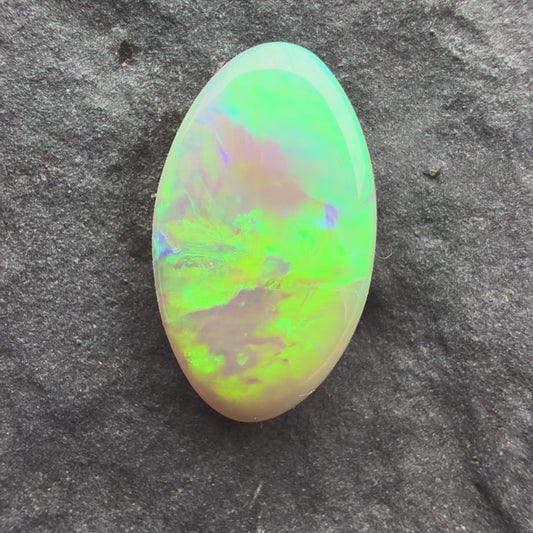 0.94cts Affordable Dark Opal With A Green Yellow Gold Broadflash Pattern