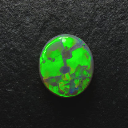 1.14ct Dark Opal With A Vivid Green Gold Flagstone Pattern