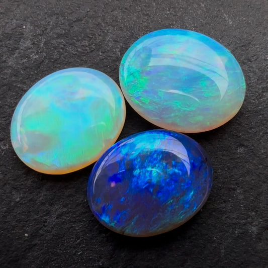 3.33cts (Price for Parcel) Crystal Opal Parcel With A Green Blue Play Of Color, From Lightning Ridge Australia