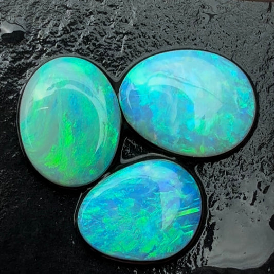 3.93(Price for Parcel) Crystal Opal Parcel With A Green Blue Play Of Color, From Lightning Ridge Australia