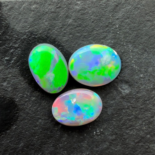 1.43(Price for Parcel) Crystal Opal Parcel With A Green, Blue And Red Pink Multicolor Play Of Color, From Lightning Ridge Australia