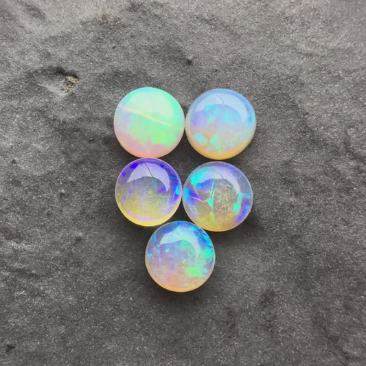 (Price For Parcel) 4mm Round Crystal Opals With A Green Blue Play Of Color, From Lightning Ridge Australia