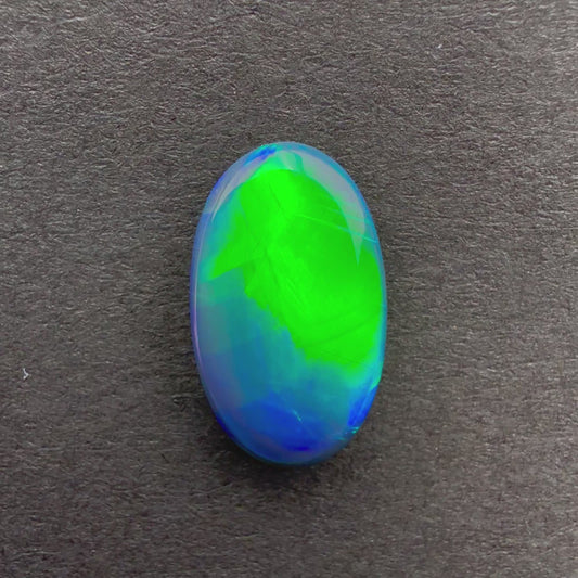 2.37cts Black Opal With A vivid cates eye pattern, From Lightning Ridge Australia
