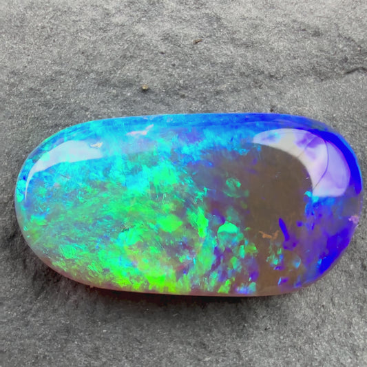 2.7ct Dark Crystal opal
