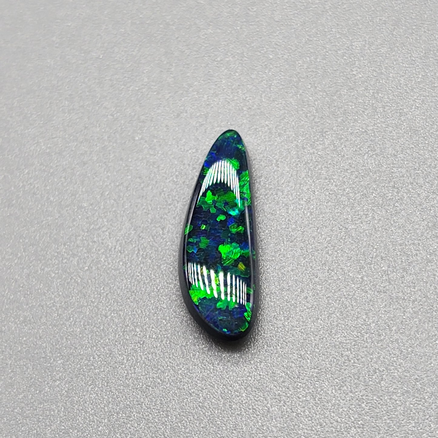 1.8ct Black opal with world class jigsaw pattern